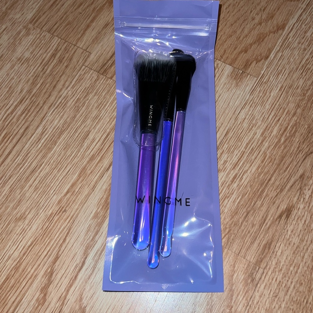 WINGME COSMETICS
Halo Series Brush Trio